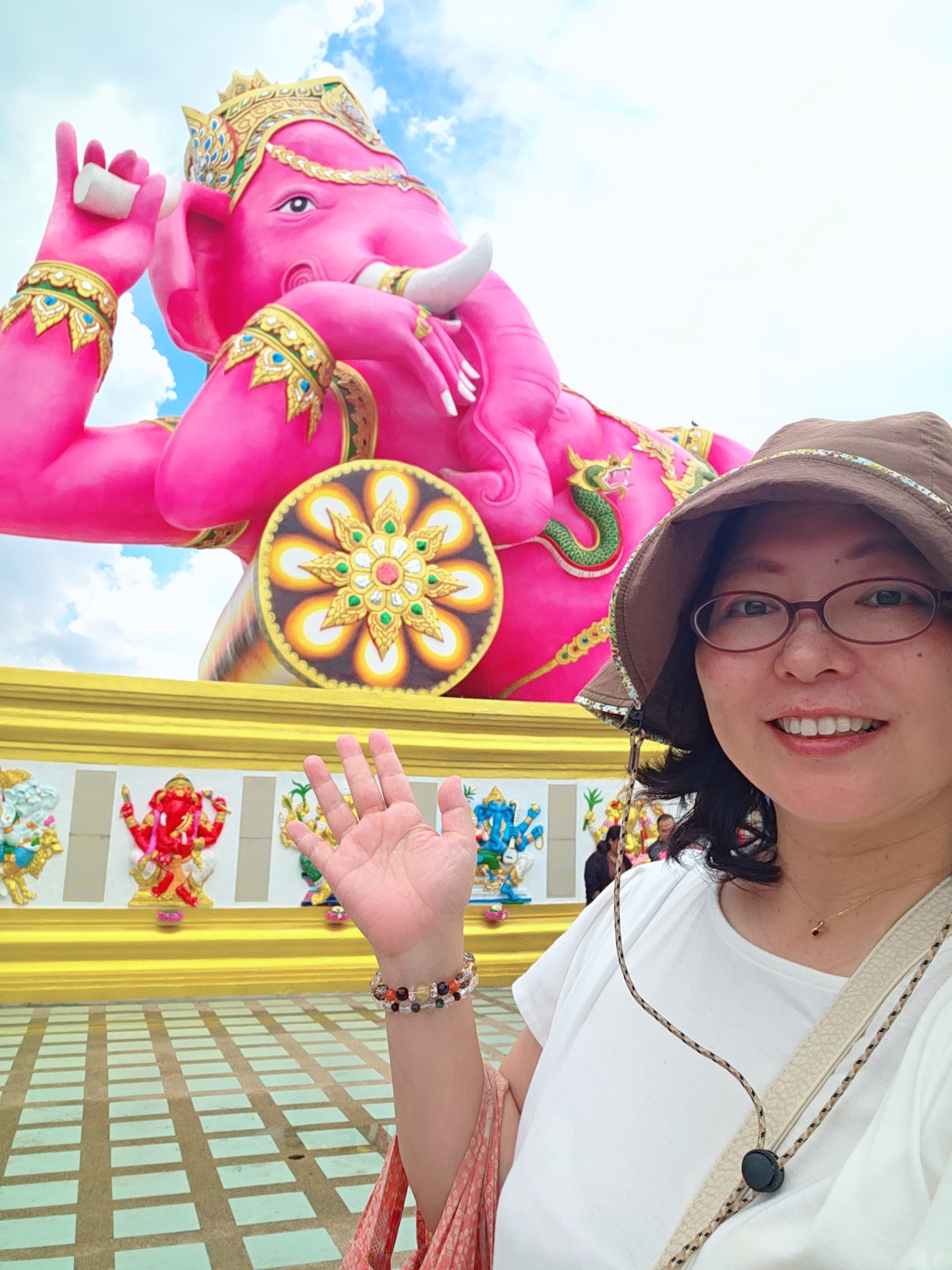 タイ旅行・ガネーシャとの写真